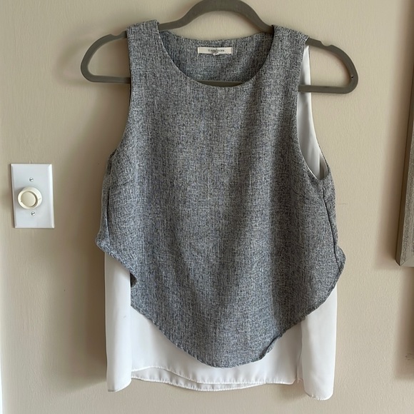 41 Hawthorn StitchFix Gray White Mixed Material Sleeveless Blouse, Size Small - Picture 2 of 8